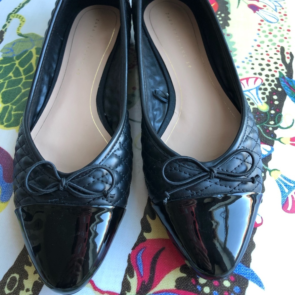 🌸NWOT🌸 Zara Trafaluc quilted black patent toe ballerina flats, size 39.